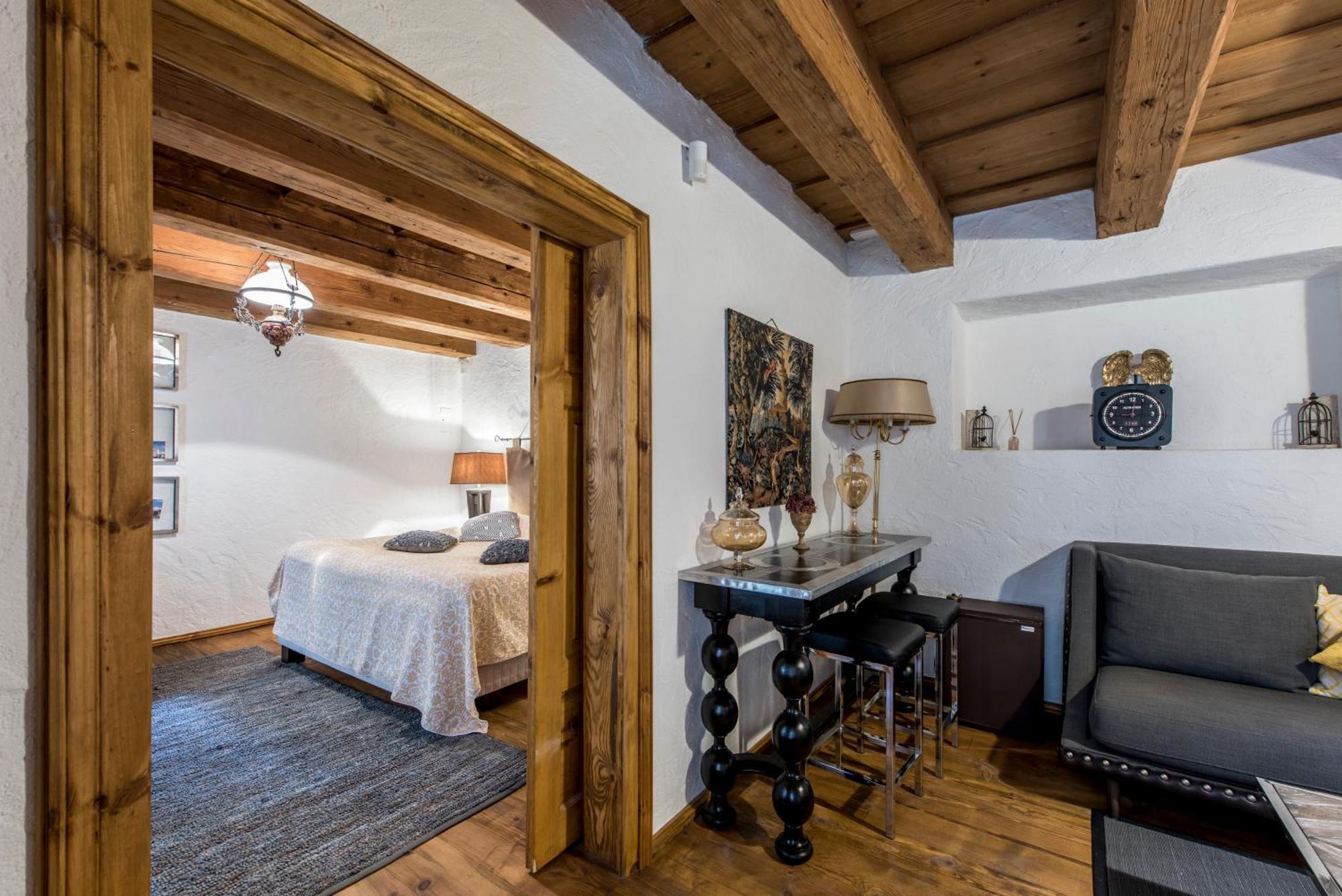 Casa Veche 2*