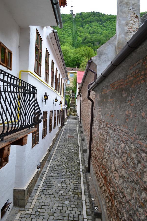 Casa Veche 2*