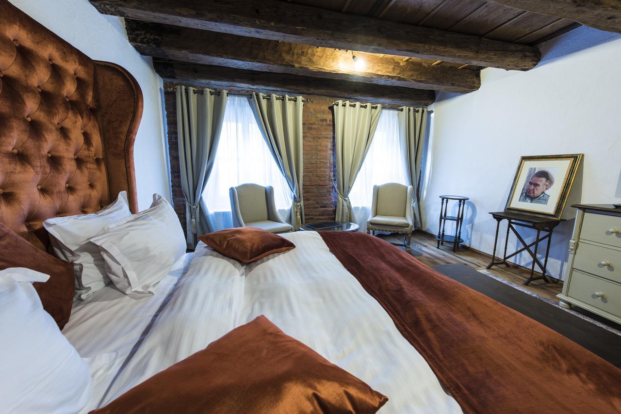 Casa Veche 2*