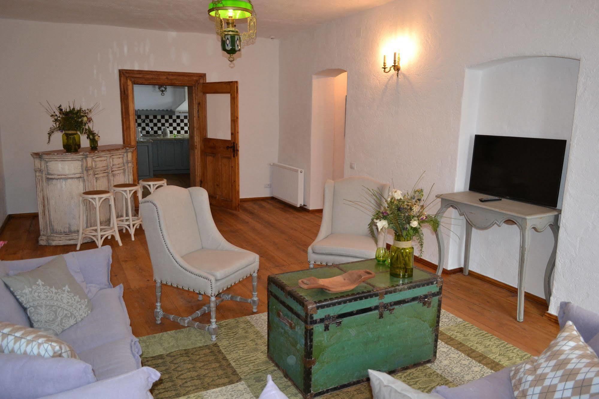 Casa Veche Aparthotel 2*
