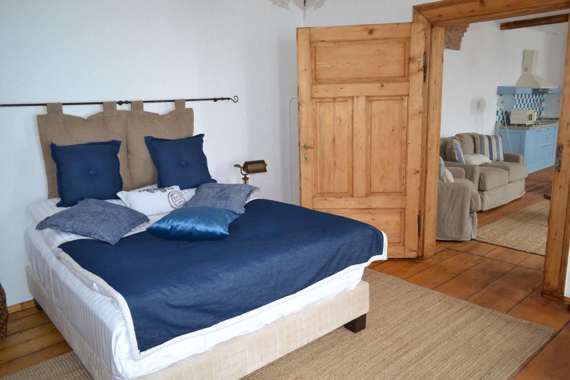 Casa Veche 2*